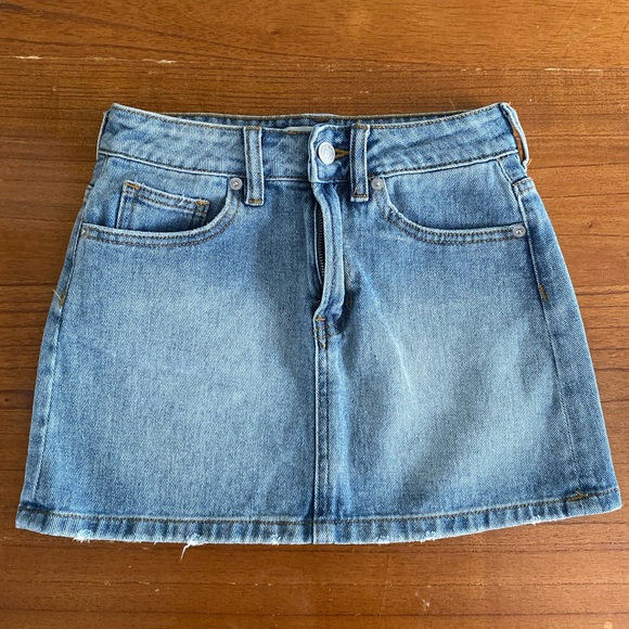 Brandy Melville Dresses & Skirts - Brandy Melville Denim Skirt Brandy Melville Dresses & Skirts - Brandy Melville Denim Skirt